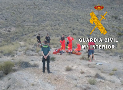 La Guardia Civil coordina el rescate de un ciclista que cay por un barranco en Hurcal de Almera  