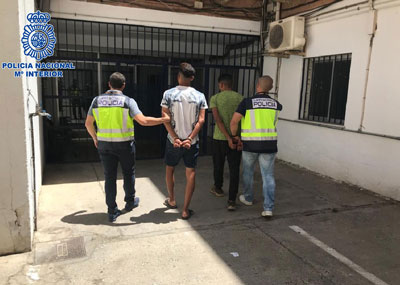 La Polica Nacional detiene a tres jvenes acusados de cometer tres atracos en El Ejido 