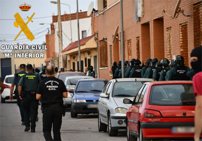 La Guardia Civil desmantela un Narco Bloque con 2420 plantas de marihuana en la Operacin ALFAIZ