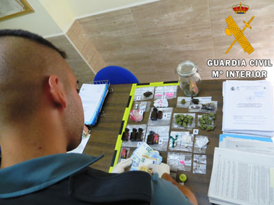 La Guardia Civil detiene a dos personas que se dirigan al Dreambeach por trfico de drogas