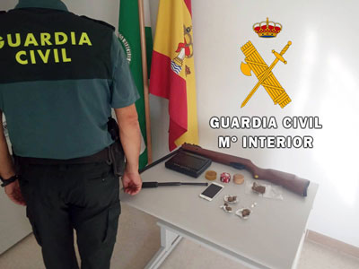 La Guardia Civil desmantela un punto de venta de droga en Vlez Rubio e investiga a seis miembros de una misma familia