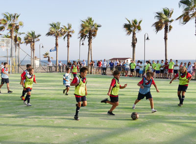 Deporte y diversin con vistas al mar en Adra, gracias a la nueva pista multideportiva de El Palmeral