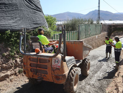 Avanzan las obras de pavimentacin de caminos rurales en Berja