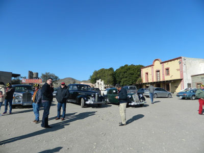 La XXX Ruta de Vehculos Antiguos de Almera vive una jornada de pelcula en Fort Bravo