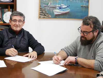 Manuel Corts firma el convenio para que el Juergas Rock aterrice un verano ms en la ciudad de Adra