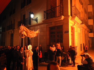Hurcal-Overa vive su tradicional Noche de las Lumbres arropada por centenares de vecinos 