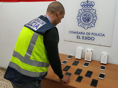 La Polica Nacional en El Ejido destapa una estafa en la compraventa de mviles entre particulares que afecta a varias provincias 
