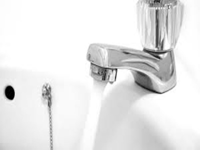 IU lamenta que la subida del precio del agua no contemple medidas sociales