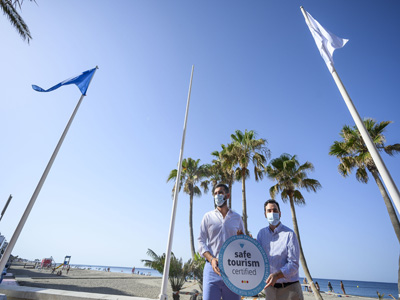 Noticia de Almería 24h: Diecisiete banderas reconocen la calidad y seguridad de las playas de Almería