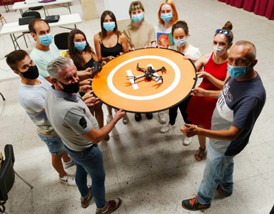 Abla imparte una charla de iniciacin sobre manejo de drones para turismo y ocio