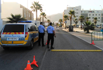 Polica Local de Adra realiza una campaa de vigilancia y control sobre camiones y autobuses 