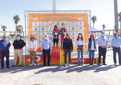Noticia de Almería 24h: El triatlón se consolida en Costa de Almería gracias a las copas del Rey y la Reina de Roquetas de Mar 