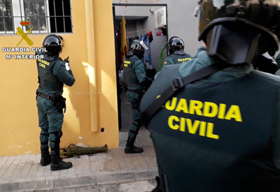 La Guardia Civil desmantela un activo punto de venta de drogas y detiene a 12 personas en Vcar 