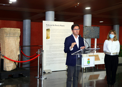 El Ayuntamiento presenta a la sociedad ejidense el pedestal dedicado a Porcia Maura del siglo II d.C. con motivo del Da del Internacional del Patrimonio
