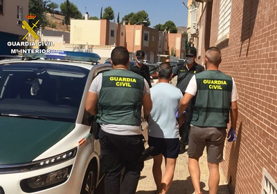 Noticia de Almería 24h: La Guardia Civil libera en Almería a cinco menores de edad de una red de prostitución infantil