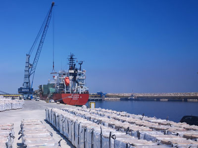 Se multiplica por dos la exportacin de mercanca a granel desde los puertos Carboneras y Almera