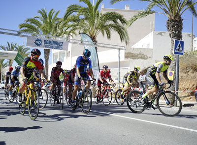 Carboneras refuerza su marca como destino turístico vinculado al deporte con la I Vuelta Ciclista