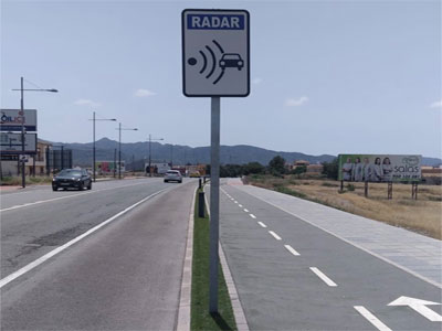 La Policía Local inicia una nueva campaña de control de velocidad con la instalación de un Radar fijo