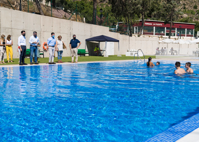 Noticia de Almería 24h: Los vecinos de Enix disfrutan de una nueva piscina municipal 