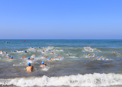 La playa de Poniente de Almerimar acoge este fin de semana la Travesa a Nado que reunir a ms de 200 nadadores en las distancias de 1.500 y 750 metros