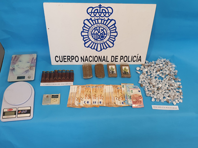 La Polica Nacional desmantela en Almera un punto de venta y cultivo de drogas a pequea escala