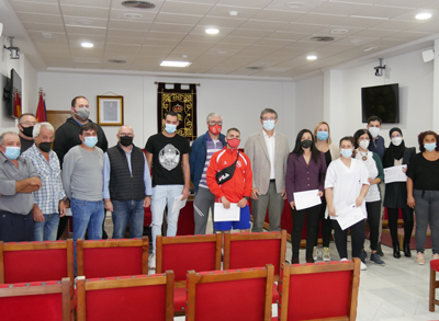 Ayuntamiento de Adra entrega los diplomas acreditativos a los 41 trabajadores del Plan AIRE