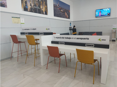 El Aeropuerto de Almería incorpora nuevos servicios a la sala de embarque y habilita una zona de trabajo y otra de relax