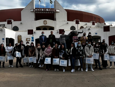 Estudiantes del grado de Turismo de la Universidad visitan los principales enclaves tursticos de Roquetas de Mar