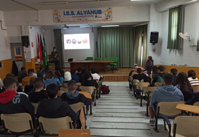 El ayuntamiento de Vera, acerca los resultados de las excavaciones en el Espritu Santo a los estudiantes de los institutos del municipio