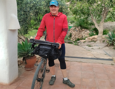El periodista alemn, Thorsten Brnner, recorre en bicicleta cinco comarcas de la provincia en un Press Trip organizado por la Diputacin de Almera