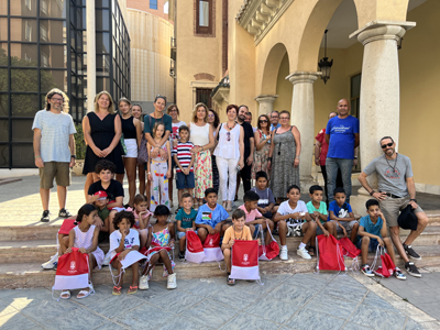 Noticia de Almería 24h: Paola Laynez da la bienvenida a los niños saharauis del programa ‘Vacaciones en Paz’ de la Asociación Amigos del Sahara