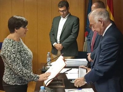 Belén Pérez toma posesión de su acta de concejal por IU Roquetas