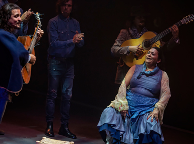El gran despliegue de talento de Farrucos y Fernndez enamora en su ‘Cuento de Navidad’ flamenco