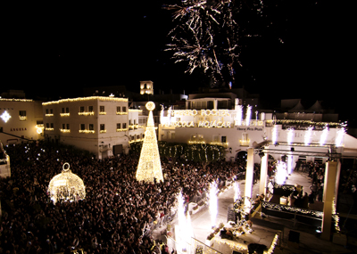 Noticia de Almera 24h: Mojcar brilla ms que nunca gracias a la impresionante iluminacin navidea de Ferrero Rocher