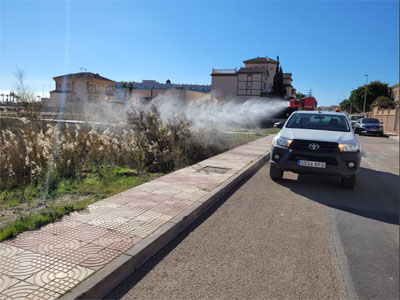El Ayuntamiento de Roquetas de Mar adelanta los trabajos de fumigacin contra la plaga de mosquitos