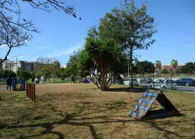 Noticia de Almería 24h: El Ayuntamiento pone en servicio en el entorno de La Goleta, Vega de Acá y Cortijo Grande el octavo parque canino de la ciudad
