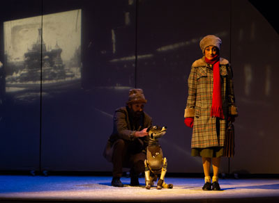 Teatro, tteres y proyecciones se dan la mano en ‘Laika’, propuesta infantil para la matinal de domingo en el Apolo