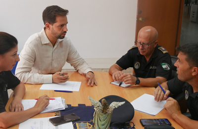 La Policía Local de Adra ha tramitado más de 200 denuncias por actos incívicos en el municipio durante este verano