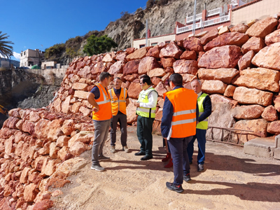 Canjyar reconstruye el muro de la Avenida de la Alpujarra 