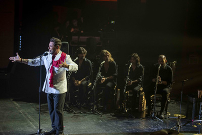 Miguel Poveda emociona en el Auditorio con la esencia del cante jondo en el sentido tributo a Lorca