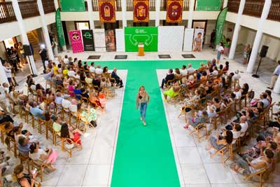 Noticia de Almera 24h: La fortaleza de las mujeres mastectomizadas es aplaudida en el desfile ‘Mucho por Vivir’, que ha llenado el Castillo de Santa Ana