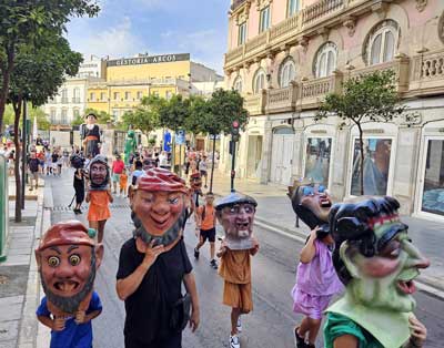 La Feria de Almera despierta al ritmo festivo de la diana de Gigantes y Cabezudos