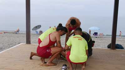 El Servicio de Proteccin Civil y Emergencias de Adra realiza casi 300 actuaciones en playas durante la poca estival 