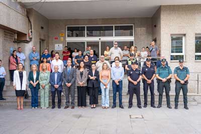 Roquetas de Mar guarda un minuto de silencio en memoria de Nieves Gamarra, vctima violencia machista 