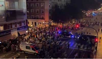 Noticia de Almera 24h: Cargas policiales en Valencia tras las protestas de los aficionados del Valencia CF