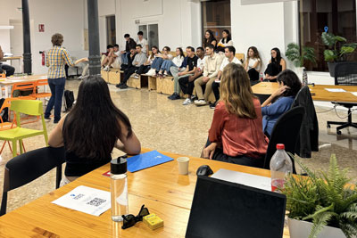 Universidad: Profesionales ofrecen sus 'recetas' de emprendimiento a los participantes en el programa JUMP 