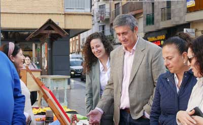 Manuel Corts conmemora el Da de la Diversidad Funcional con la lectura del manifiesto y el tradicional mercadillo