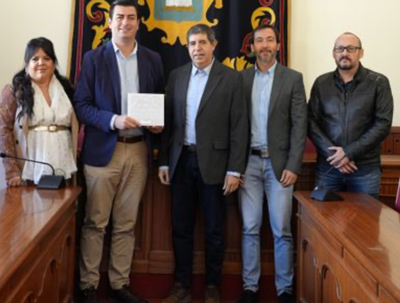 El Ayuntamiento de Njar recibe un reconocimiento de la Polica Nacional por su destacada colaboracin institucional