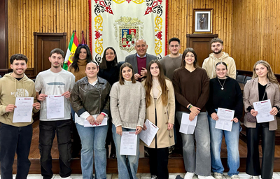 El Ayuntamiento de Hurcal-Overa entrega ayudas a los estudiantes Erasmus del municipio