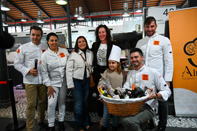 Noticia de Almera 24h: El Ayuntamiento promociona los productos del Mercado Central para la cena de Nochevieja con el showcooking ‘Cmete el ao en familia’ 